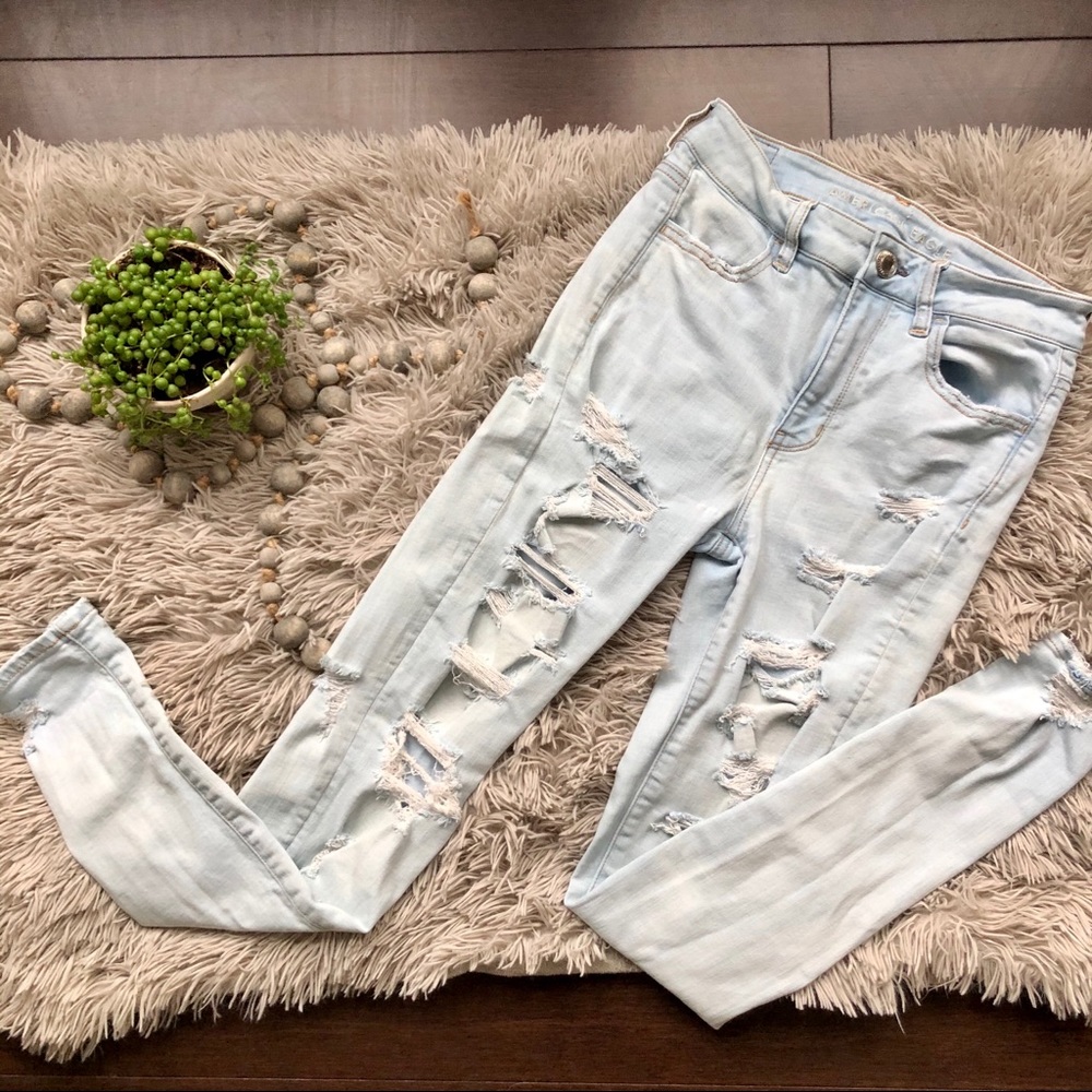American Eagle High Rise Jegging Destroyed